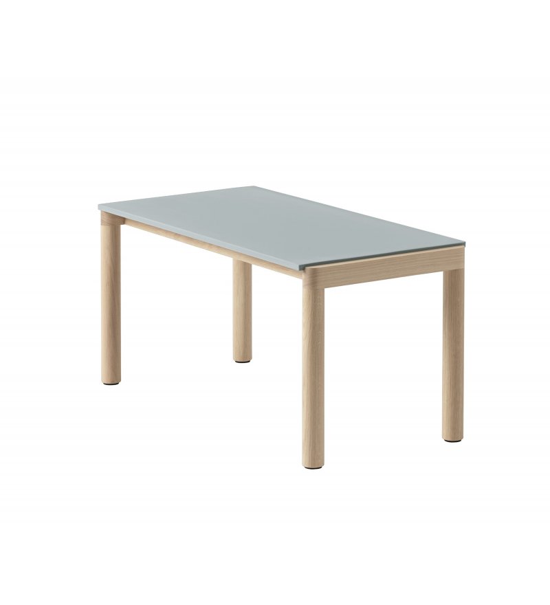 Stolik kawowy Couple Muuto - 1 gładki kafel blatu pale blue / podstawa dębowa