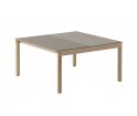 Stolik kawowy Couple Muuto - 1 gładki i 1 falisty kafel blatu taupe / podstawa dębowa
