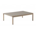 Stolik kawowy Couple Muuto - 3 gładkie kafle blatu taupe / podstawa dębowa