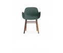 Minimalistyczny fotel na orzechowych nogach - FORM ARMCHAIR - od Normann Copenhagen