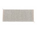 Dywan PLY Muuto - czarno-biały, poliester z recyklingu, 200 x 80 cm