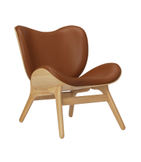Fotel A Conversation Piece Low oak UMAGE - naturalny dąb / sk&oacute;ra p&oacute;łanilinowa Hope Cognac