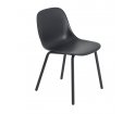 Krzesło Fiber Outdoor Side Chair Tube Base Muuto - anthracite black, na zewnątrz