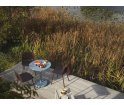 Fotel Fiber Outdoor Armchair Tube Base Muuto - grey, na zewnątrz