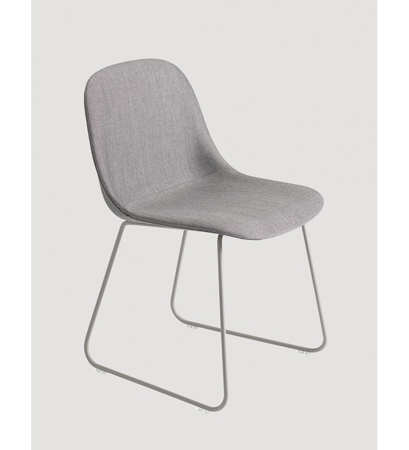 Krzesło tapicerowane na płozach Fiber Side Chair Sled Base Muuto - r&oacute;żne kolory