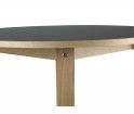 Stół SLICE TABLE LINOLEUM  Ø95 cm Normann Copenhagen - dąb