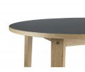 Stół SLICE TABLE LINOLEUM  Ø95 cm Normann Copenhagen - dąb