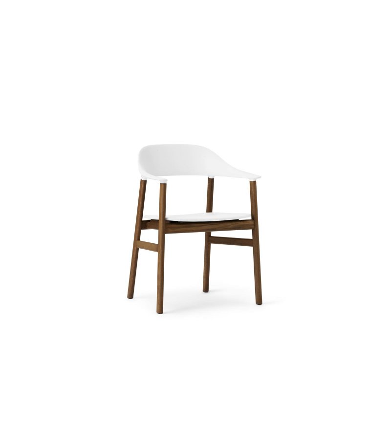 Fotel HERIT CHAIR Normann Copenhagen - nogi w kolorze przydymionego dębu, r&oacute;żne kolory siedziska