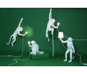 Lampa Monkey Seletti - wersja wisząca, małpka huśtająca się