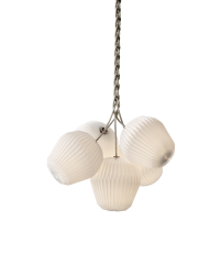Lampa wisząca THE BOUQUET LE KLINT - rozmiar M, 5 plisowanych kloszy z tworzywa