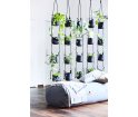 Doniczki Vertical Flowerpots TRIMM- zestaw 4 beżowych sakw z podstawkami, na zewnątrz