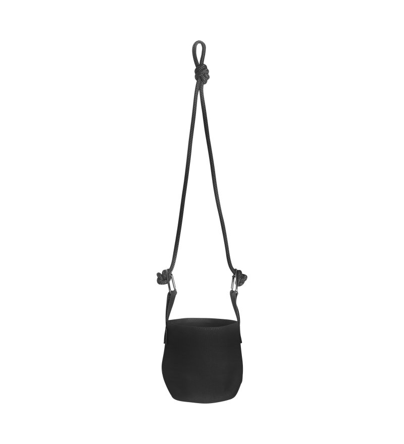 Doniczka Single Flowerpot TRIMM- czarna podwieszana sakwa z podstawką, na zewnątrz